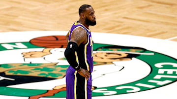 LeBron James se ubica en el puesto 13 de lista histórica de triples en la NBA