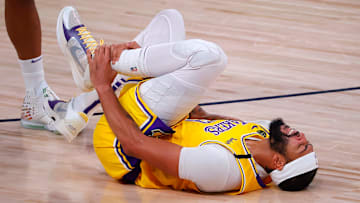 Davis padece de un fuerte dolor en el tobillo