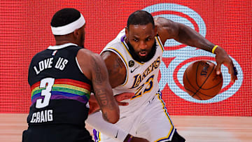 LeBron James superó a Tim Duncan en lista histórica de juegos en los playoffs