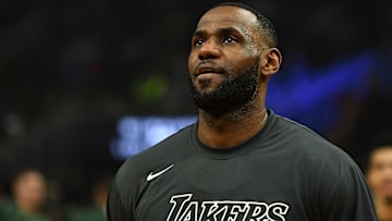 LeBron James se encuentra con molestias en su ingle, agravándose en la derrota ante los Clippers