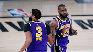 Davis y LeBron siguen brillando en los playoffs
