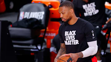 Lillard no jugó el quinto partido de la serie de los playoffs entre los Blazers y los Lakers por la lesión en la pierna