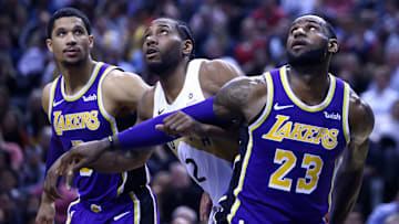LeBron James lidera a los jugadores activo con más rebotes en playoffs
