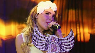 Belinda está comprometida con Christian Nodal