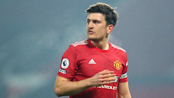 O Manchester United continua tendo muitos problemas defensivos; e vai ao mercado para resolver essa situação. 