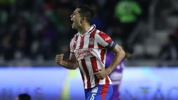 Pese a ser mediocampista, el capitán Jesús Molina es el segundo mejor anotador de Chivas en el Guard1anes 2021 con tres.