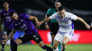 Jonathan Rodríguez fue la figura del partido al hacer un doblete.