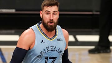 Jonas Valanciunas salió en medio del duelo ante Nets