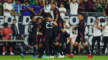 Jugadores de México celebran un gol ante Honduras.