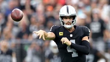 Derek Carr es el quarterback de los Raiders en la NFL