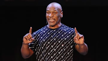 El ex campeón mundial de boxeo intervino en una de las contiendas del programa