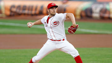 Milwaukee Brewers  v Cincinnati Reds