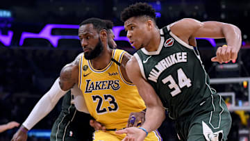 LeBron y Giannis se enfrentan en un duelo de favoritos