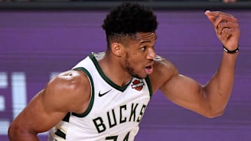 Giannis Antetokounmpo no pudo evitar el fracaso de los Bucks en los playoffs
