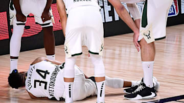 El griego corre el serio riesgo de perderse el resto de la postemporada con los Bucks
