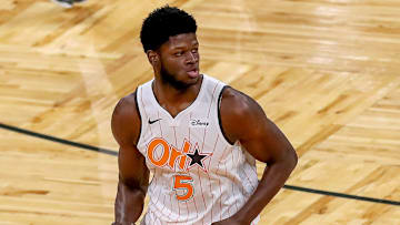 Bamba sería uno de los candidatos a reforzar la segunda unidad de los Lakers
