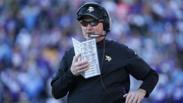 Zimmer calls plays for the Vikings against the Chargers