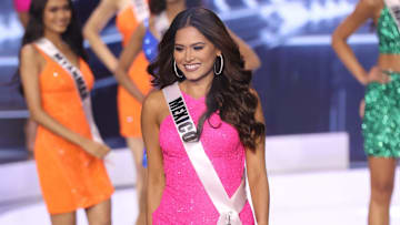 Andrea Meza se consagró reina mundial a los 26 años