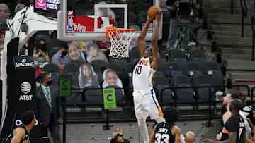 May 16, 2021; San Antonio, Texas, USA; Phoenix Suns forward Jalen Smith (10) dunks in the third