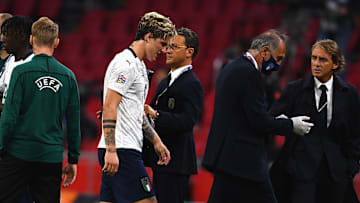 Nicolò Zaniolo lascia il campo dolorante 