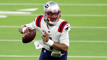 Newton tiene 66.1% de pases completos en sus primeros 12 juegos con los Patriots en 2020