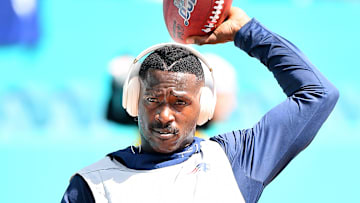 Warrant reportedly issued for Antonio Brown's arrest in Florida.