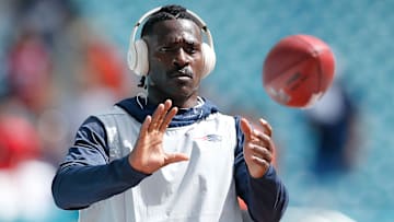 Antonio Brown sigue preparándose para regresar a la NFL