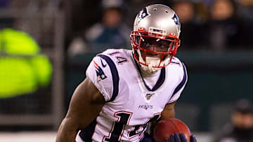 Sanu podría no ver acción con los Patriots este domingo ante los Eagles.
