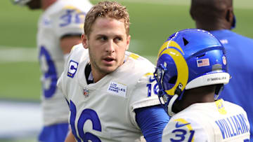 Jared Goff sufrió la lesión contra los Seahawks aunque pudo terminar el juego