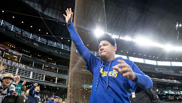 Mariners legend Felix Hernandez signs with Braves