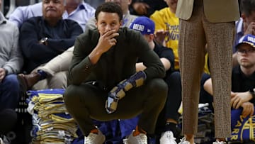 The Warriors shouldn't even consider bringing back Steph Curry in this lost season.