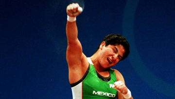 Soraya Jiménez logró el oro para México en el 2000