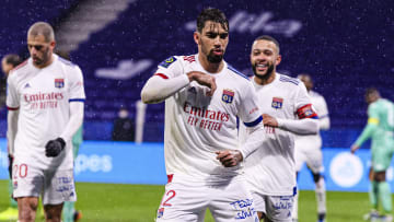 Lyon s'accroche au trio de tête en Ligue 1