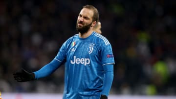 Olympique Lyon v Juventus - UEFA Champions League Round of 16: First Leg