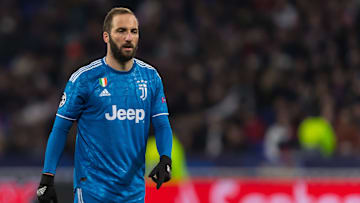 Olympique Lyon v Juventus - UEFA Champions League Round of 16: First Leg