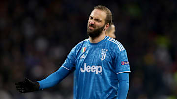 Olympique Lyon v Juventus - UEFA Champions League Round of 16: First Leg