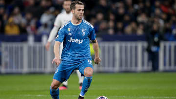 Olympique Lyon v Juventus - UEFA Champions League