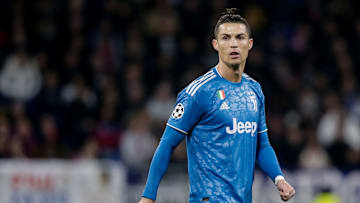 Olympique Lyon v Juventus - UEFA Champions League