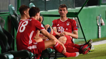 Nach dem erfolgreichen Halbfinale gegen Olympique Lyon haben die Spieler des FC Bayern noch einiges zu besprechen