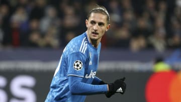 Olympique Lyonnais v Juventus - UEFA Champions League