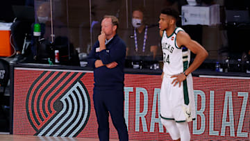 Los Bucks están a un paso de la eliminación