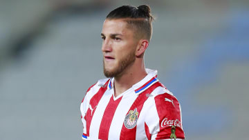 Hiram Mier tuvo un error garrafal que casi le cuesta a Chivas caer ante Pumas en el Estadio Akron.