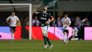 Palmeiras e Corinthians entram em campo em ida e volta pelo troféu da elite paulista da temporada.