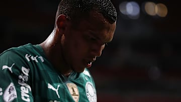 Atacante ficou menos de 20 minutos em campo nesta quarta