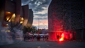 Paris stand gestern Abend in Flammen
