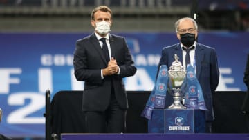Emmanuel Macron est un fan inconditionnel de football. 