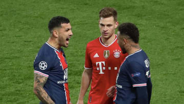 Leandro Paredes célébrant avec Neymar la qualification face au Bayern Munich.