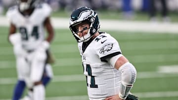 Carson Wentz no le interesa lo que dicen sobre juego en redes sociales