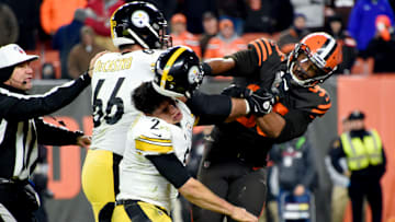 Pittsburgh Steelers v Cleveland Browns