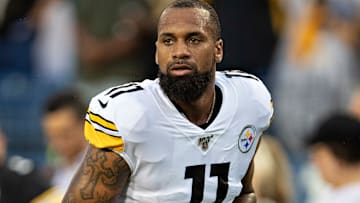 Pittsburgh Steelers v Tennessee Titans